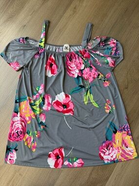 Sew In Love Gray Floral Off-Shoulder Women's Top - Pink & Yellow Flowers